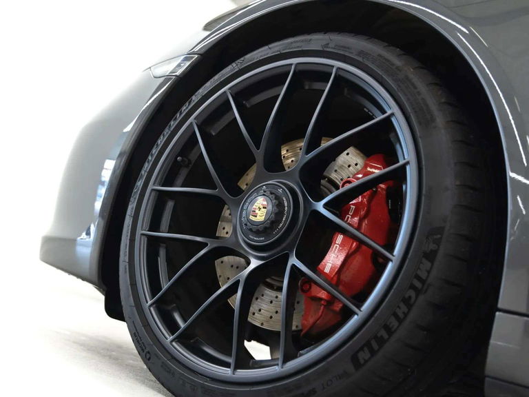 Porsche 991.2 Carrera 4 GTS