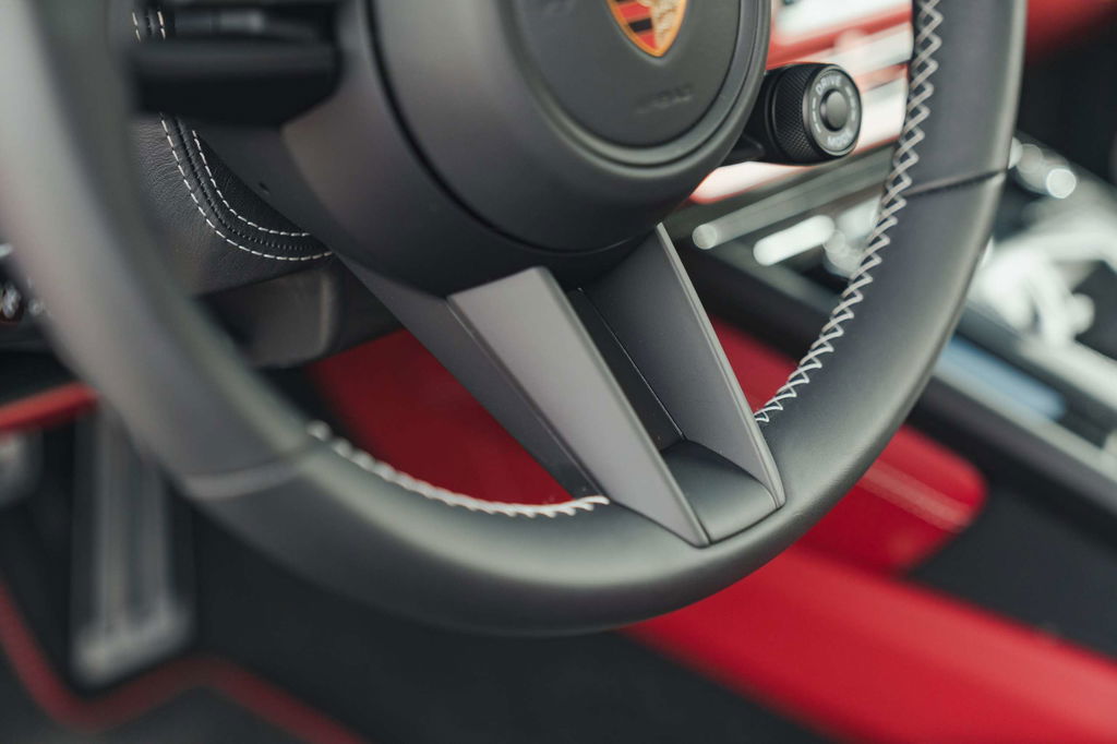 Porsche 992 GT3 Touring