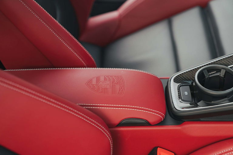 Porsche 992 GT3 Touring