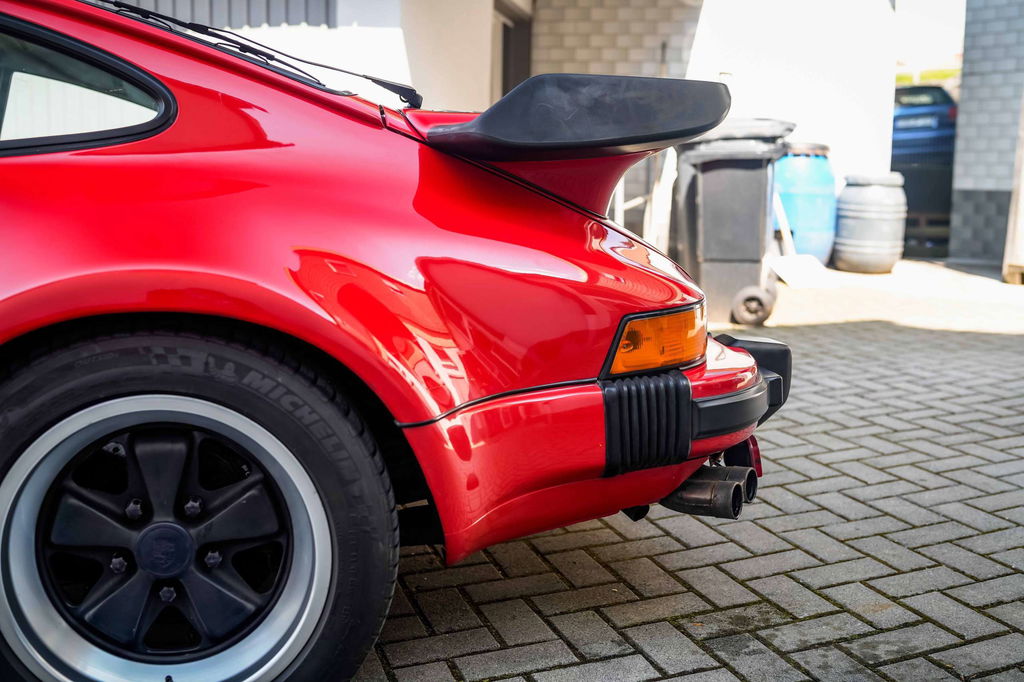 Porsche 911 Turbo 3.3