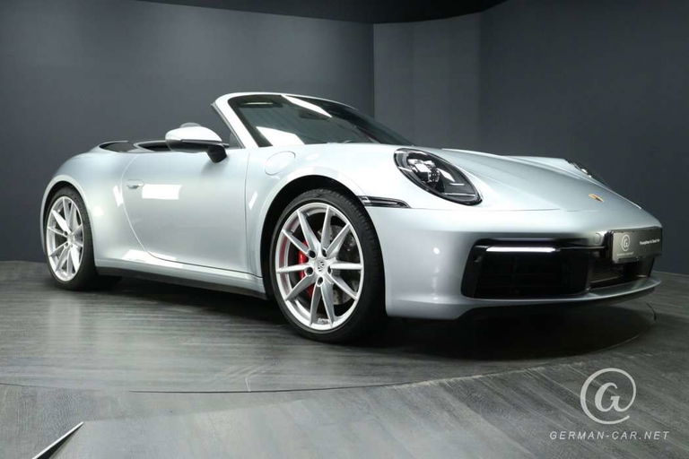Porsche 992 Carrera 4S