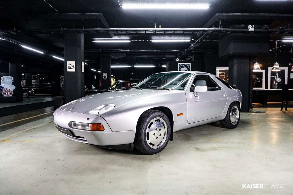 Porsche 928 S4