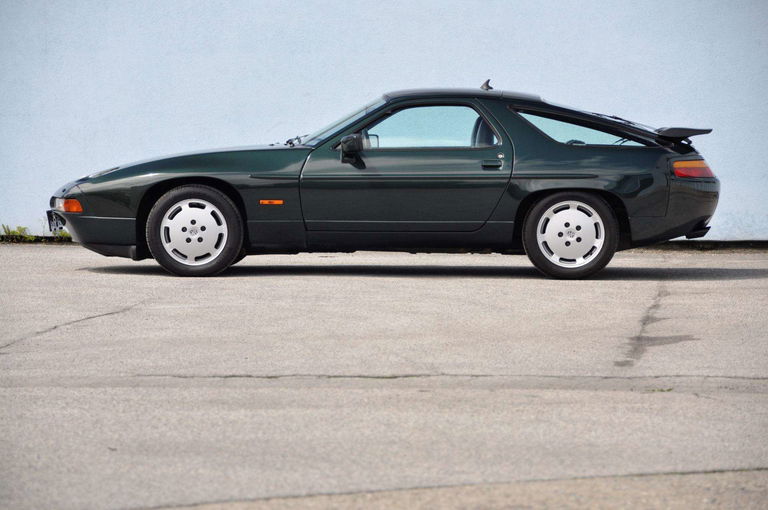 Porsche 928 S4