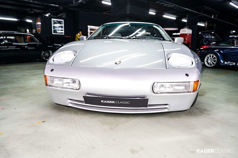 Porsche 928 S4