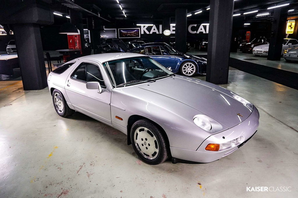Porsche 928 S4