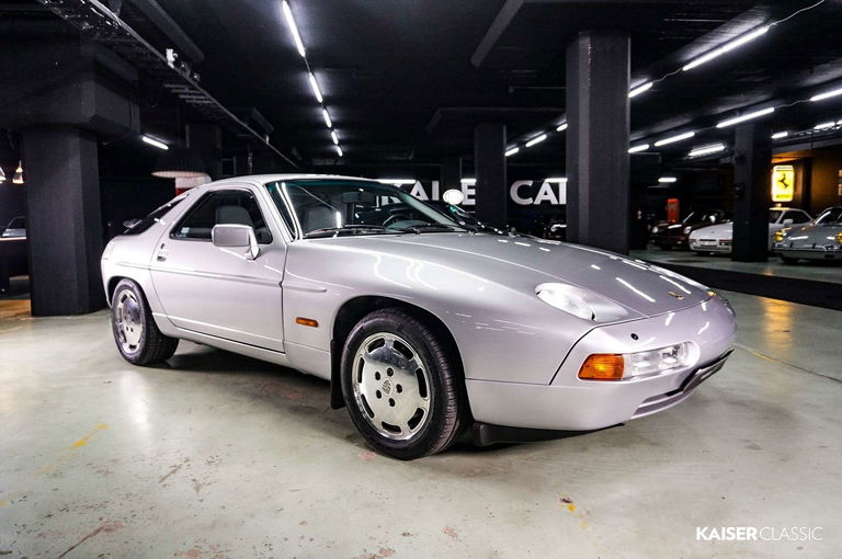 Porsche 928 S4