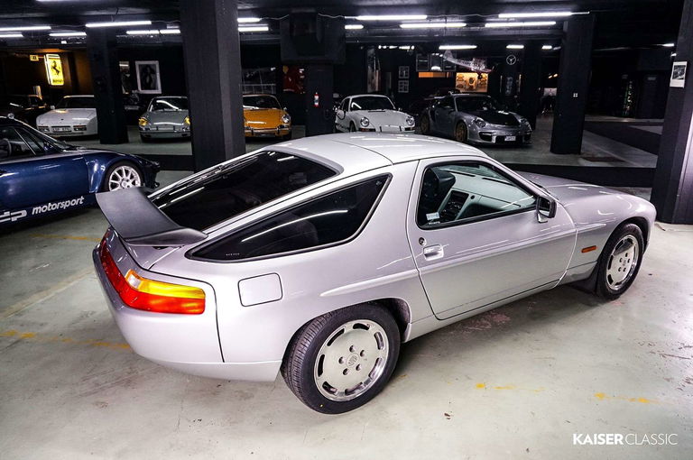Porsche 928 S4