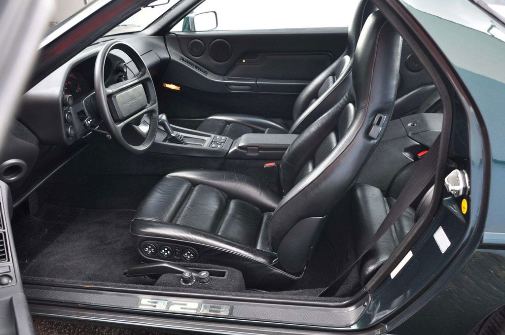 Porsche 928 S4