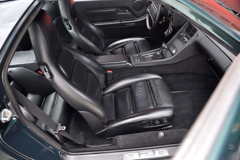 Porsche 928 S4