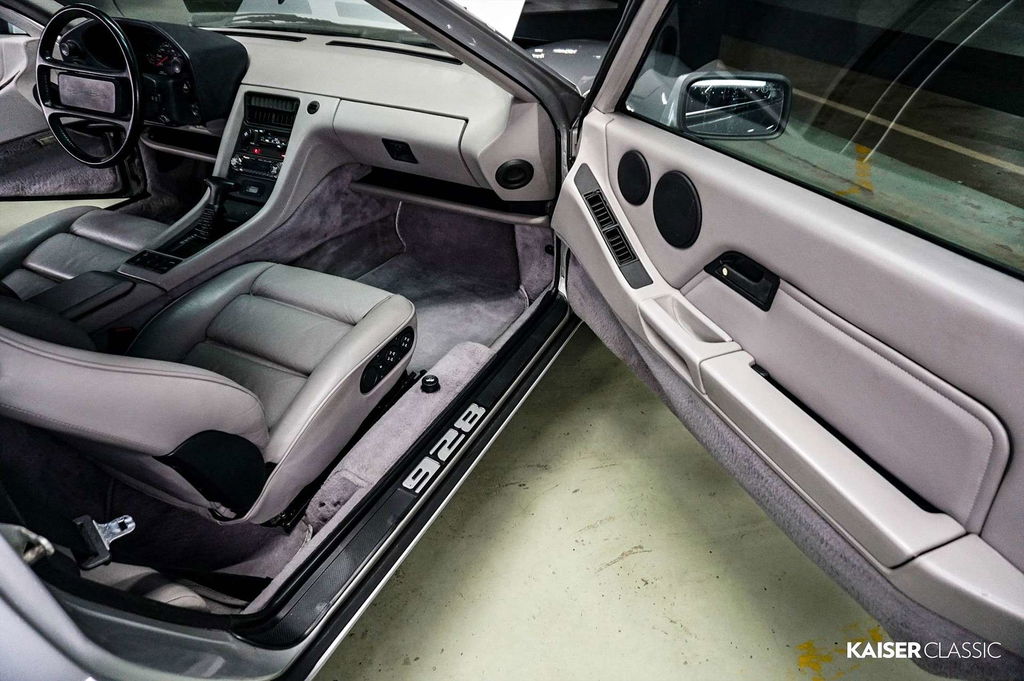 Porsche 928 S4