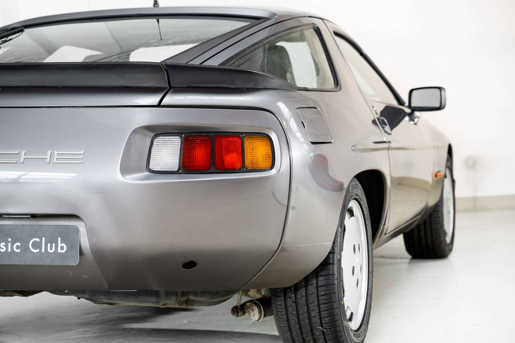 Porsche 928 S