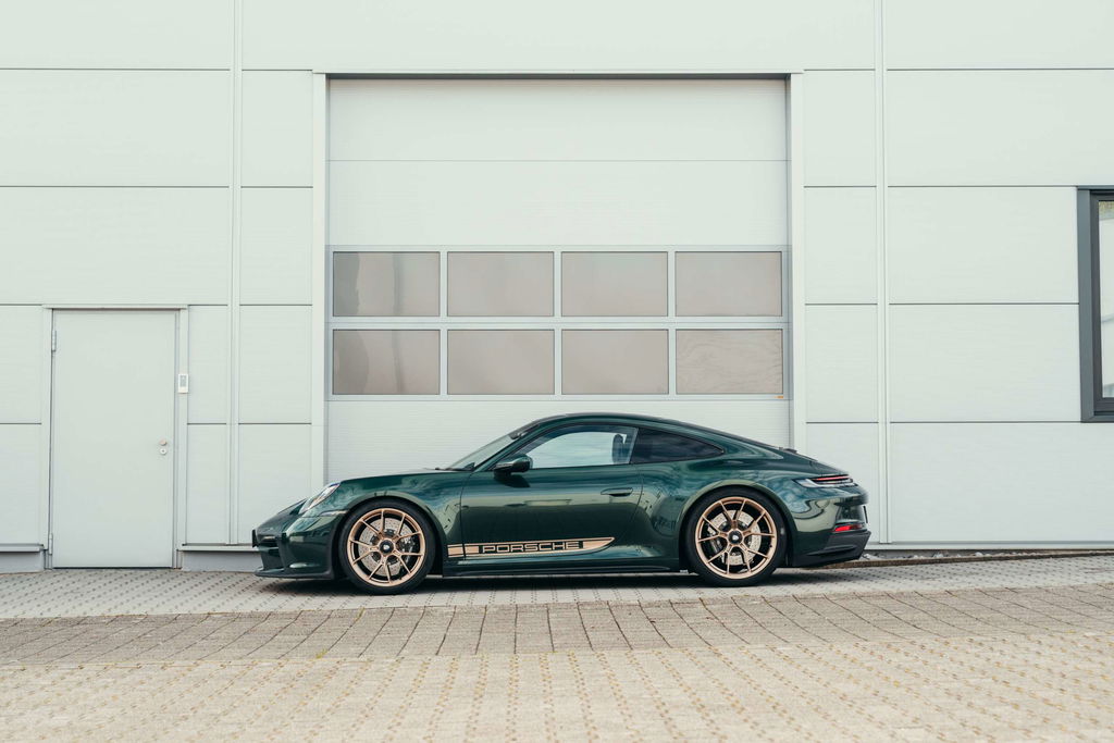 Porsche 992 GT3 Touring