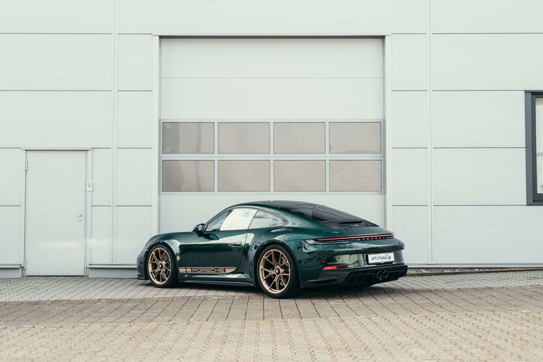 Porsche 992 GT3 Touring