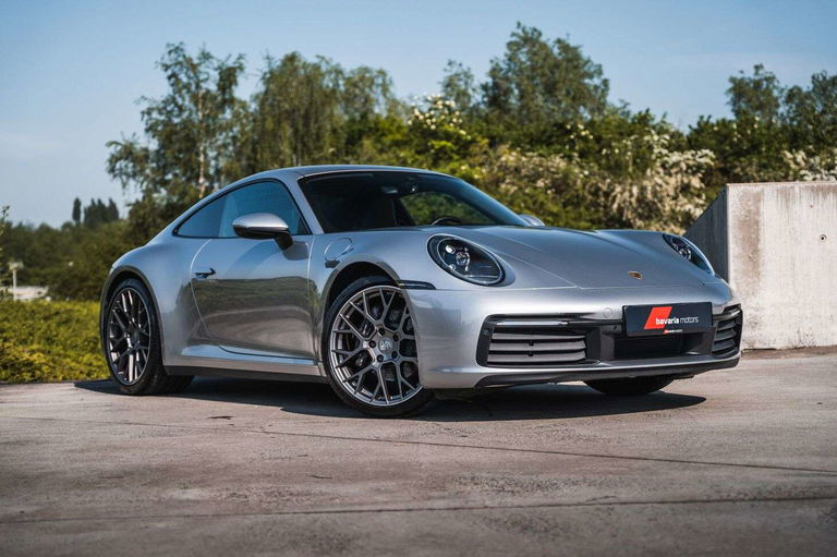 Porsche 992 Carrera 4