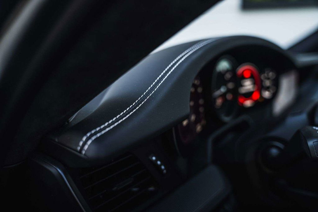 Porsche 992 Carrera 4