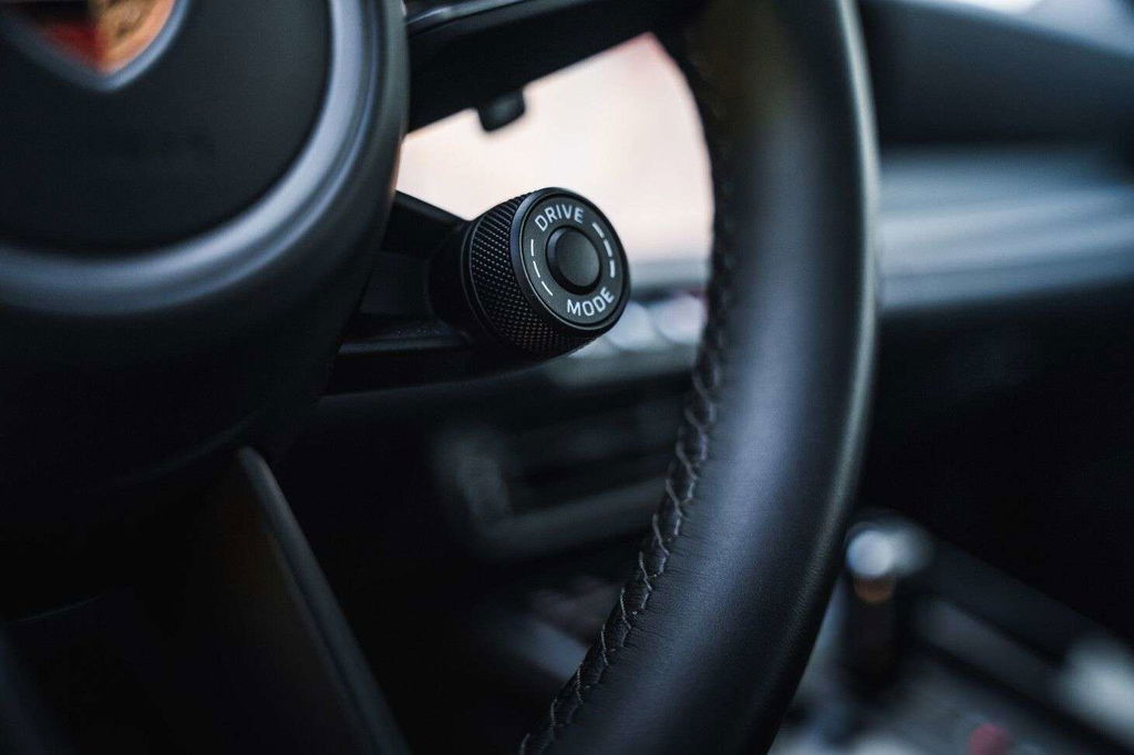Porsche 992 Carrera 4