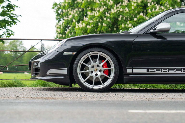 Porsche 987 Cayman R