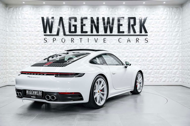 Porsche 992 Carrera 4S