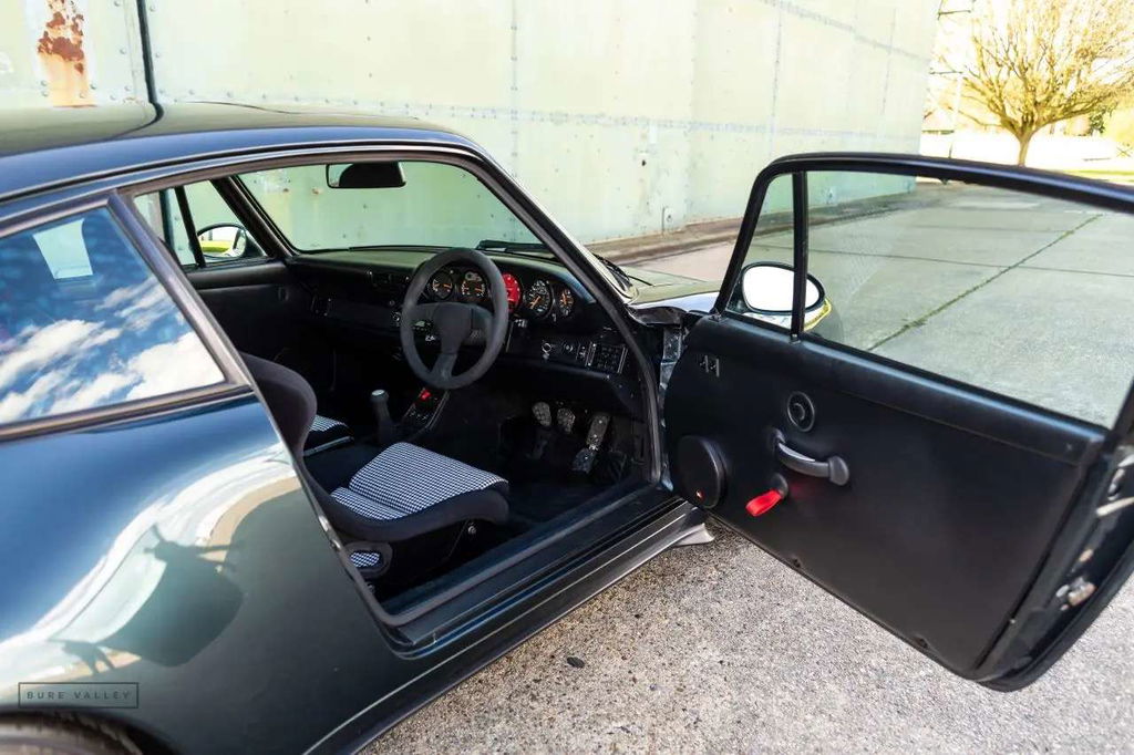 Porsche 993 Carrera 4