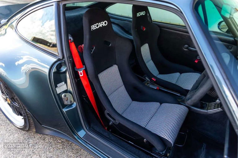 Porsche 993 Carrera 4