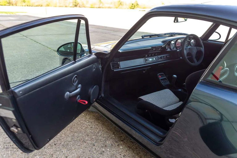 Porsche 993 Carrera 4