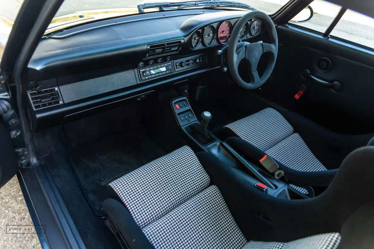 Porsche 993 Carrera 4
