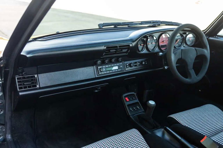 Porsche 993 Carrera 4