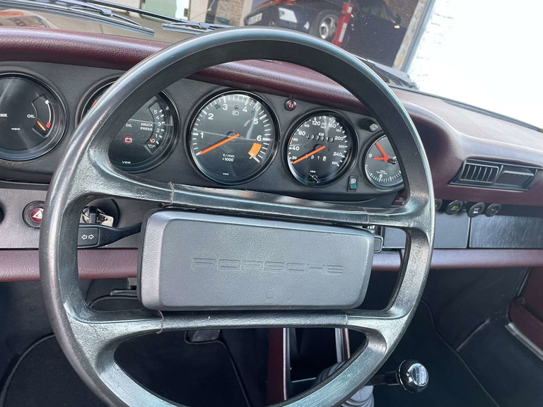 Porsche 911 Carrera 3.2