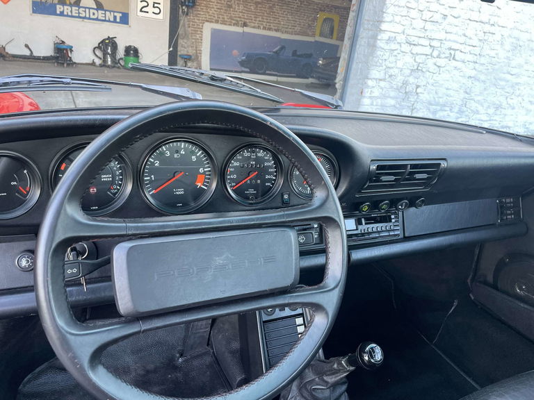 Porsche 911 Carrera 3.2