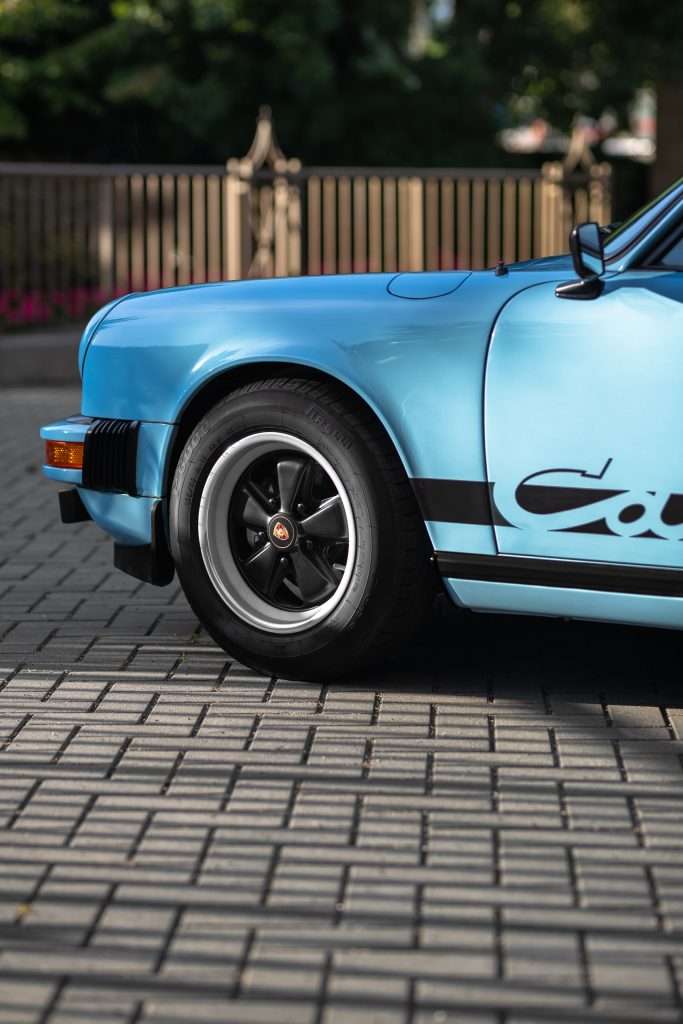 Porsche 911 Carrera (US)