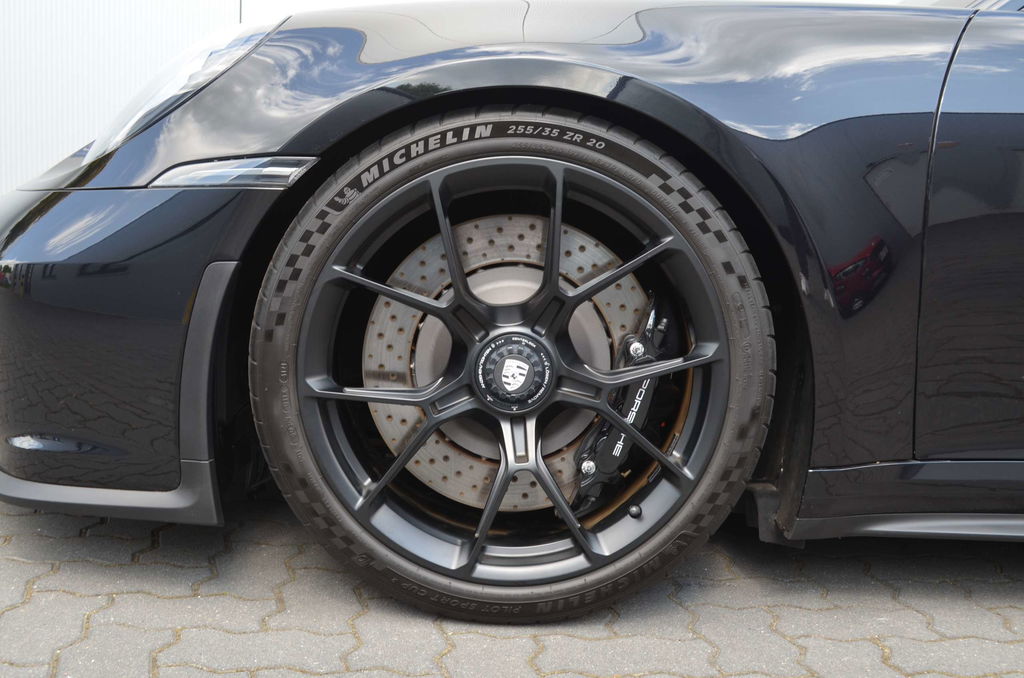 Porsche 992 GT3 Touring