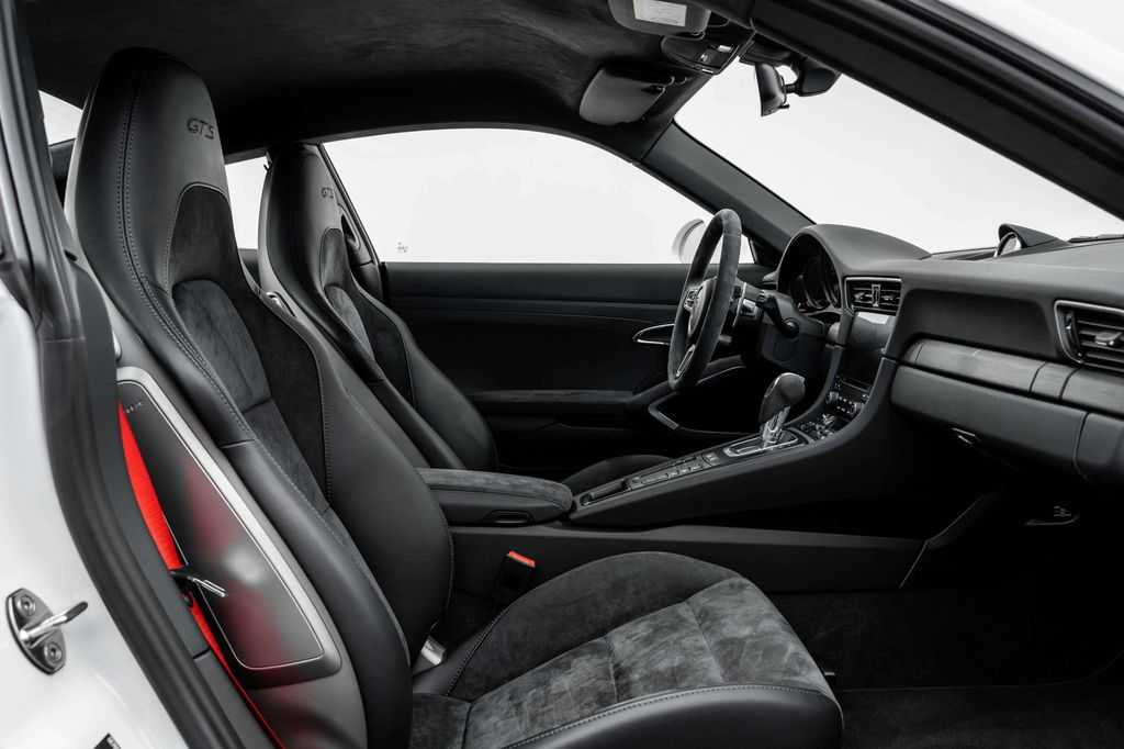 Porsche 991.2 Carrera GTS