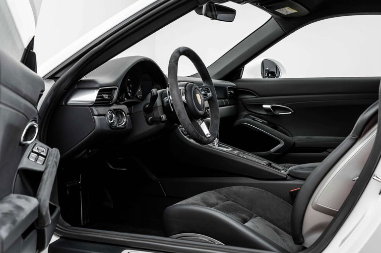 Porsche 991.2 Carrera GTS