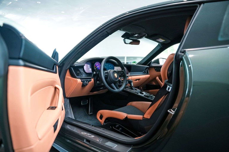 Porsche 992 GT3 Touring