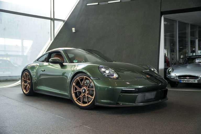 Porsche 992 GT3 Touring