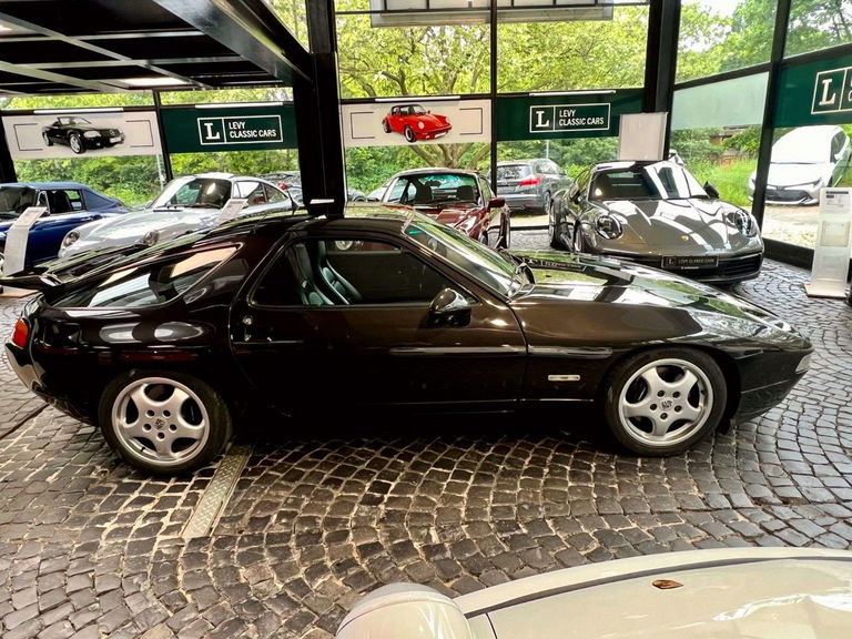 Porsche 928 GTS