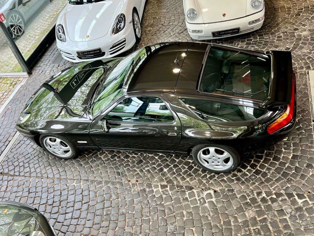 Porsche 928 GTS