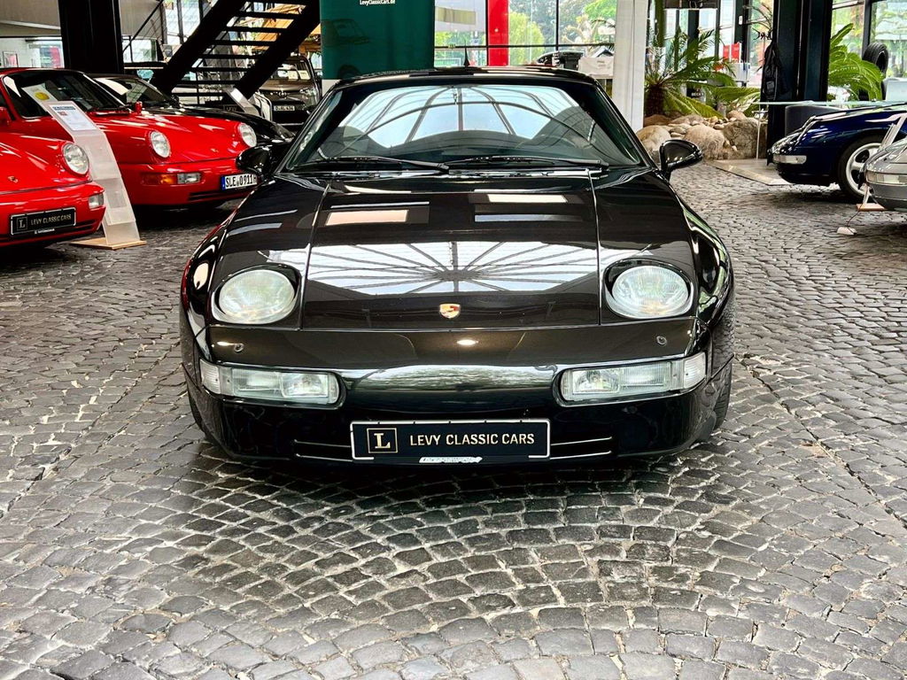 Porsche 928 GTS