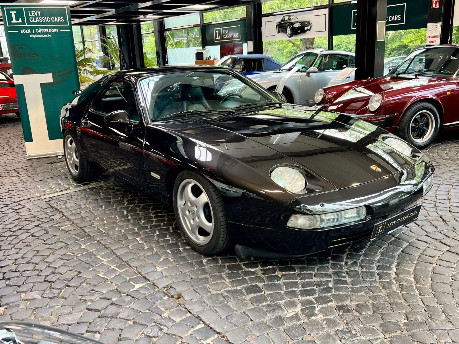 Porsche 928 GTS