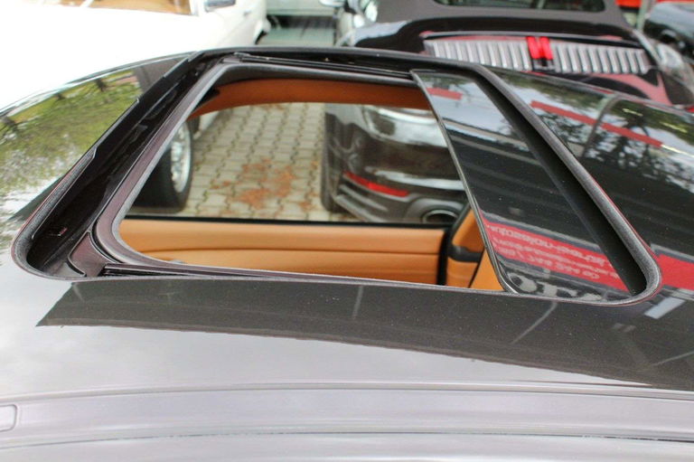 Porsche 996 Carrera 4 Millennium Edition