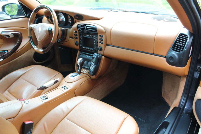 Porsche 996 Carrera 4 Millennium Edition