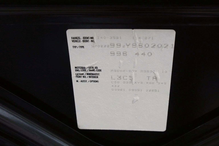 Porsche 996 Carrera 4 Millennium Edition