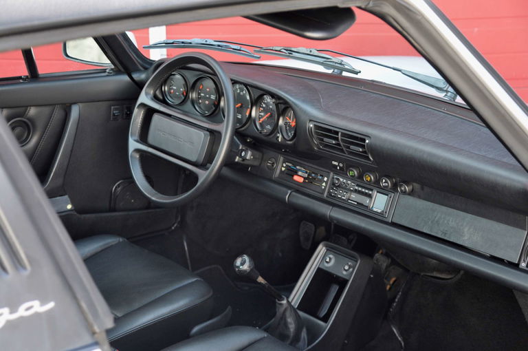 Porsche 911 Carrera 3.2