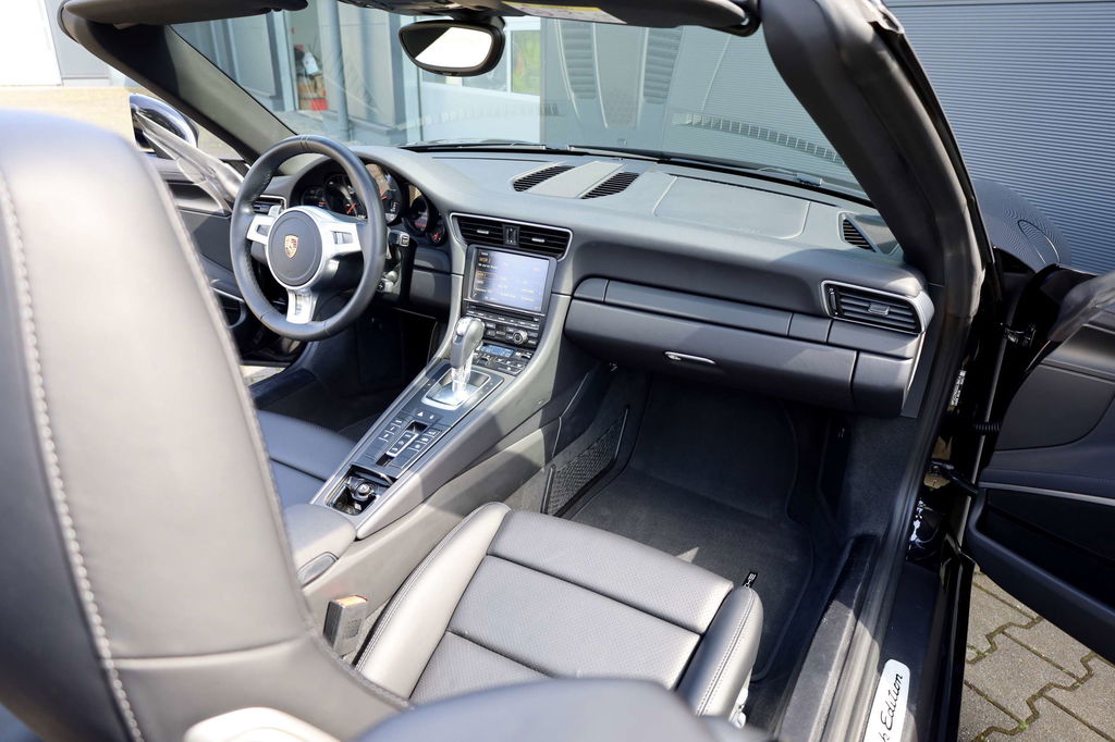 Porsche 991 Carrera 4 Black Edition