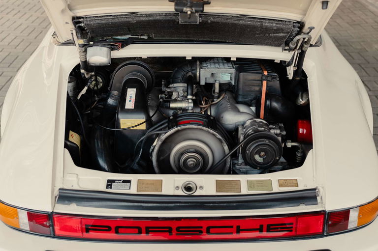 Porsche 911 Carrera 3.2 (US)