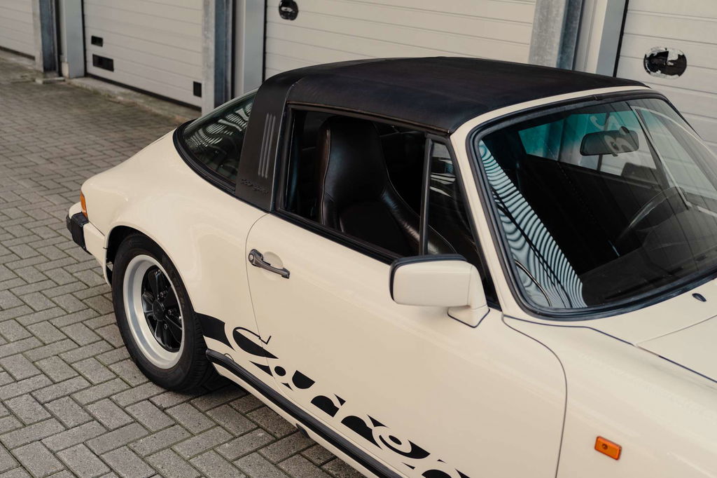 Porsche 911 Carrera 3.2 (US)