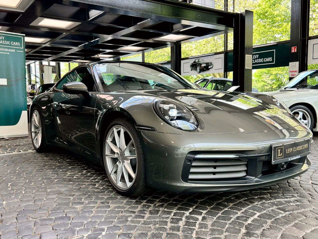 Porsche 992 Carrera