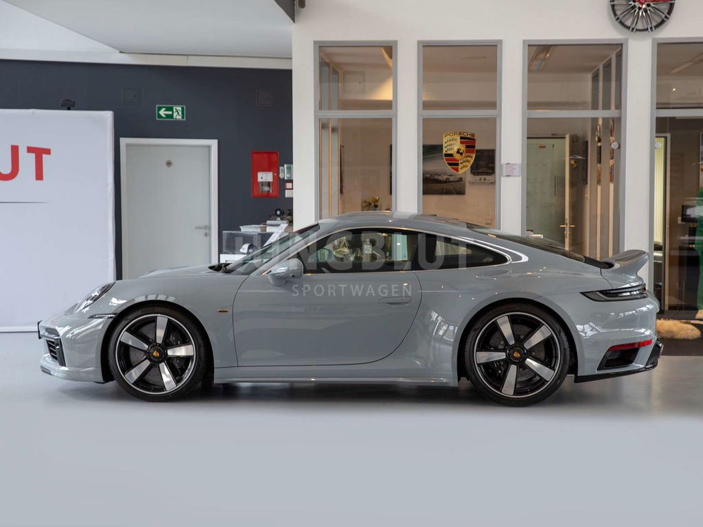 Porsche 992 Sport Classic