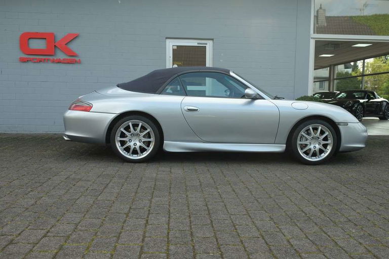 Porsche 996 Carrera 4