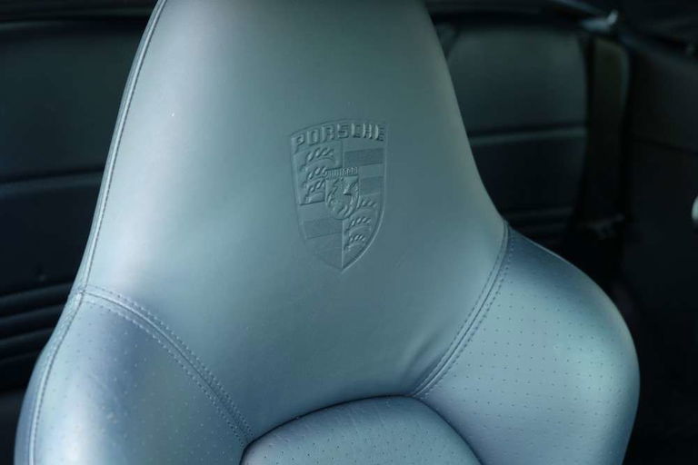 Porsche 996 Carrera 4